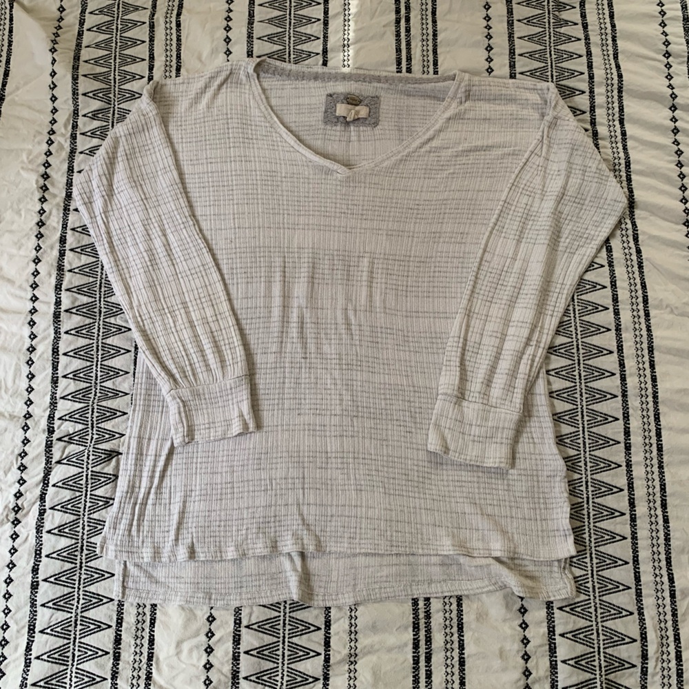 {3/$15} Cupio | White and Gray Relaxed Fit V-Neck Top